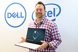 画像ギャラリー No.002のサムネイル画像 / 写真とインタビューで紐解くDellの新型ノートPC「ALIENWARE m15 R2」。第1世代から大きく変わったデザインを採用した理由とは？