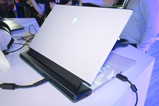 画像ギャラリー No.007のサムネイル画像 / 写真とインタビューで紐解くDellの新型ノートPC「ALIENWARE m15 R2」。第1世代から大きく変わったデザインを採用した理由とは？