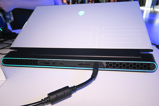 画像ギャラリー No.008のサムネイル画像 / 写真とインタビューで紐解くDellの新型ノートPC「ALIENWARE m15 R2」。第1世代から大きく変わったデザインを採用した理由とは？