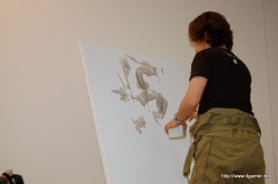 画像ギャラリー No.003のサムネイル画像 / 小島プロダクションの新川洋司アートディレクターに，「新川洋司展 - THE ART OF YOJI SHINKAWA -」開催の経緯からブックレットの解説まで，いろいろな話を聞いてきた