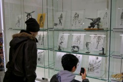 画像ギャラリー No.009のサムネイル画像 / 小島プロダクションの新川洋司アートディレクターに，「新川洋司展 - THE ART OF YOJI SHINKAWA -」開催の経緯からブックレットの解説まで，いろいろな話を聞いてきた