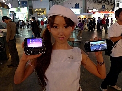 画像ギャラリー No.003のサムネイル画像 / ［TGS 2009］ブースレポート：SCE PSPブース編――新ハードPSPgoもお目見え！　SCEブースのPSPコーナーをチェック！
