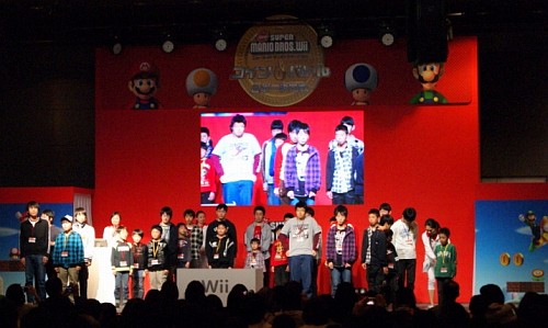 画像ギャラリー No.006のサムネイル画像 / マリオの生みの親，宮本 茂氏も登場した「New スーパーマリオブラザーズWii コインバトル日本一決定戦」全国決勝大会をレポート