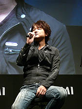 画像ギャラリー No.006のサムネイル画像 / ［TGS 2012］KONAMIの自由切断アクション「メタルギア ライジング リベンジェンス」のステージで，手島 優さんが開発陣にグラビア出演を直訴