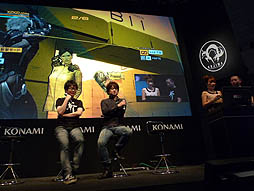 画像ギャラリー No.021のサムネイル画像 / ［TGS 2012］KONAMIの自由切断アクション「メタルギア ライジング リベンジェンス」のステージで，手島 優さんが開発陣にグラビア出演を直訴