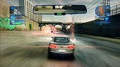 画像ギャラリー No.005のサムネイル画像 / 一味違う，斬新なレースゲーム「ブラーレーサーズ」のレビューを掲載。実車＋あり得ない効果を発揮するアイテムを使いこなしてライバルを蹴散らせ