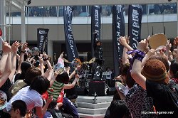 画像ギャラリー No.014のサムネイル画像 / 「戦国BASARA 5周年祭〜武道館の宴〜」が2011年1月3日に開催決定。西川貴教さんが新曲を熱唱した「T.M.R.15 vs 戦国BASARA 3 夏の陣！」をレポート