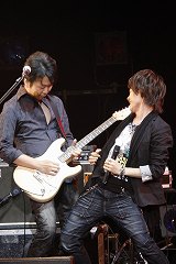 画像ギャラリー No.018のサムネイル画像 / 思わずペルソナが覚醒してもおかしくないくらいの盛り上がりだった「PERSONA MUSIC TOUR 2010」東京公演レポートを掲載
