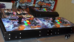 画像ギャラリー No.001のサムネイル画像 / Mad Catz，「ストリートファイター×鉄拳」仕様のアーケードスティックを正式発表。最上位モデルは2台の連結が可能に