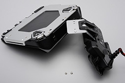 画像ギャラリー No.019のサムネイル画像 / 7つのモジュールが分離・合体。タッチパネルもあるMad Catzのキーボード「S.T.R.I.K.E. 7」で遊ぶなど 
