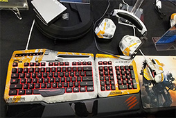 画像ギャラリー No.002のサムネイル画像 / Mad Catz，“数量超限定”で「Titanfall」公式ライセンスのゲーマー向け周辺機器を国内販売開始