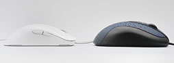 画像ギャラリー No.005のサムネイル画像 / 白いゲーマー向けマウス「AM-FG」レビュー。無難な左右対称形状モデル「AM」から何が変わったのか