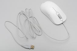 画像ギャラリー No.010のサムネイル画像 / 白いゲーマー向けマウス「AM-FG」レビュー。無難な左右対称形状モデル「AM」から何が変わったのか