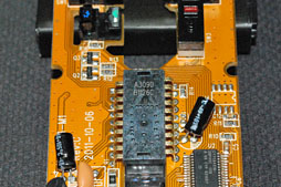 画像ギャラリー No.031のサムネイル画像 / 白いゲーマー向けマウス「AM-FG」レビュー。無難な左右対称形状モデル「AM」から何が変わったのか
