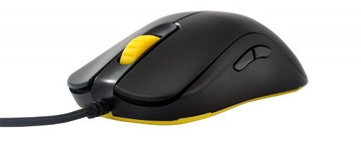 画像ギャラリー No.001のサムネイル画像 / ZOWIE GEARの光学センサー搭載新作マウス「FK」と密閉型のワイヤードヘッドセット「MASHU」が4月19日国内発売。布製マウスパッド「TF」も登場
