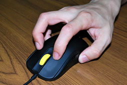 画像ギャラリー No.015のサムネイル画像 / ZOWIEの新作マウス「FK」レビュー。Counter-Strikeのレジェンドが監修した新型は，完成度も価格も高い