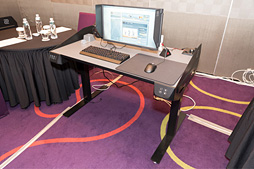 画像ギャラリー No.002のサムネイル画像 / BenQ ZOWIE，「eスポーツ仕様の机」まさかの（？）第2弾を発表。大会やネットカフェ現場の声を受けてブラッシュアップ