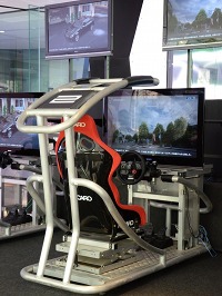 画像ギャラリー No.005のサムネイル画像 / GT5日本最速ドライバーは誰？　優勝者特典はプロドライバーによるレッスンというM・ベンツコラボイベントをレポート