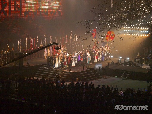 画像ギャラリー No.056のサムネイル画像 / まさにカオスの「戦国武将祭」。声優が語り，プロレスラーが闘い，GACKTが熱唱し，炎の中から信長が復活して天下が統一された