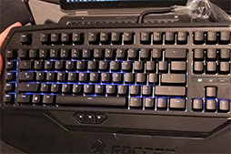 画像ギャラリー No.004のサムネイル画像 / ［CES 2016］ROCCAT，フルカラーLED搭載のメカニカルキーボード「Ryos MK FX」と重量210gのオープンエア型ヘッドセット「Renga」を披露