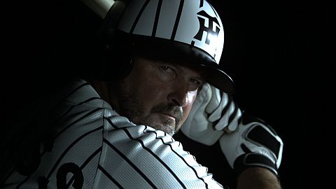 画像ギャラリー No.002のサムネイル画像 / 「プロ野球オーナーズリーグ」，新CMに元阪神のランディ・バース氏が登場