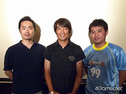画像ギャラリー No.017のサムネイル画像 / 「サカつくDS ワールドチャレンジ2010 メディア最強チーム決定戦」で，4Gamer代表選手がゲスト解説の中西哲生氏にドキドキ大接近