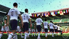 画像ギャラリー No.042のサムネイル画像 / 「2010 FIFA ワールドカップ 南アフリカ大会」の発表会が開催。ベッキー・クルーエルの“可愛いにもほどがある”ゴールパフォーマンスも