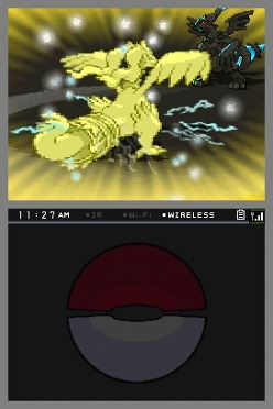 画像ギャラリー No.002のサムネイル画像 / 「ポケモンブラック」ではゼクロム，「ポケモンホワイト」ではレシラムが手に入る。劇場でのポケモンプレゼント情報
