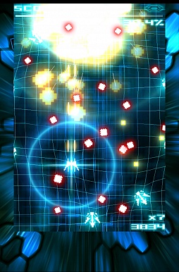 画像ギャラリー No.002のサムネイル画像 / 光と音に酔いしれる新感覚。スマートフォン向けシューティングゲーム「テクノトランサー」を紹介する「（ほぼ）日刊スマホゲーム通信」第377回