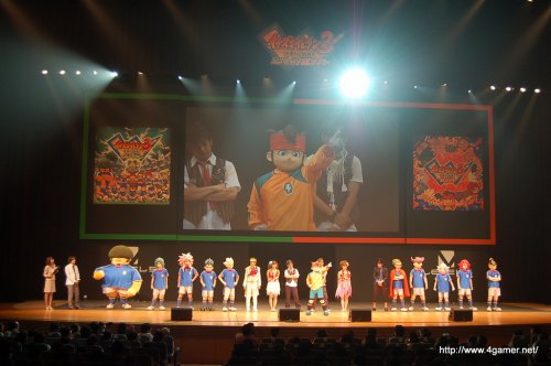 画像ギャラリー No.044のサムネイル画像 / 3700人以上のファンが集い，T-Pistonz＋KMCのライブや声優陣のトークショウなど盛りだくさんの内容となった，「イナズマイレブン3発売記念 ファン感謝祭」レポート