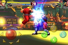 画像ギャラリー No.007のサムネイル画像 / ［iPhone］読者プレゼントをかけた真剣勝負。iPhone/iPod touch版「ストリートファイターIV」で，カプコンの人とガチで対戦してみた