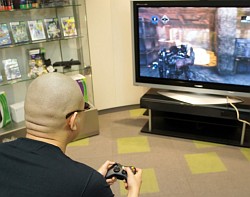 画像ギャラリー No.015のサムネイル画像 / レトロランサーやソードオフ・ショットガンの使い勝手は？　「Gears of War 3」メディア向けマルチプレイ体験会レポートを掲載