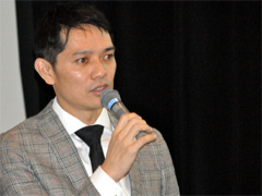 画像ギャラリー No.006のサムネイル画像 / 「FIFA 11 ワールドクラスサッカー」発売を記念して，日本代表前監督，岡田武史氏が世界選抜チームを結成