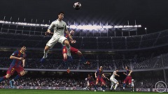 画像ギャラリー No.018のサムネイル画像 / 「FIFA 11 ワールドクラスサッカー」発売を記念して，日本代表前監督，岡田武史氏が世界選抜チームを結成