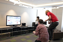 画像ギャラリー No.002のサムネイル画像 / 日本マイクロソフト本社で，「Forza Motorsport 4」「Gears of War 3」「Kinect スポーツ: シーズン 2」の開発者から作品の魅力を聞いてきた
