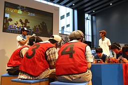 画像ギャラリー No.012のサムネイル画像 / AKB48の石田晴香さんがマルチプレイ大会に参戦！　開発チーム念願の初イベントとなった「パタポン祭」レポート