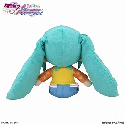 画像ギャラリー No.006のサムネイル画像 / 「初音ミク」×「オシャレ魔女 ラブ and ベリー」コラボのふわぷちぬいぐるみがプライズ商品として登場。ラブ衣装とベリー衣装の2種