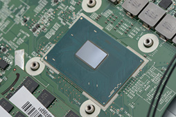 画像ギャラリー No.025のサムネイル画像 / デスクトップPC向けGTX 980搭載のMSI製ノートPC「GT72S 6QF-019JP」。日本市場割り当て分最後の1台を，販売開始前に動かしてみた