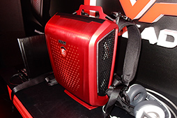 画像ギャラリー No.007のサムネイル画像 / これは意外に使えるかも。MSIの背負うPC「Backpack PC」でVRゲームをプレイしてみた