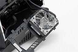 画像ギャラリー No.033のサムネイル画像 / ロボット顔が魅力？ MSIが日本市場へ投入するゲーマー向けデスクトップPC「Aegis Ti3」をじっくり見てみた