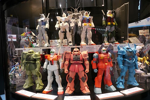 画像ギャラリー No.012のサムネイル画像 / 大勢のファンが詰め掛けた「スーパーロボット大戦L」スペシャルステージ。キャラホビ2010，バンダイナムコゲームスブースレポート