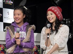 画像ギャラリー No.024のサムネイル画像 / 関根麻里さんと亀田姫月さんが「もっと！スティッチ！DS リズムでラクガキ大作戦♪」を体験プレイ。発売記念イベントのレポートを掲載