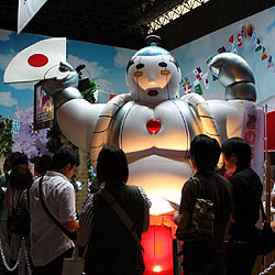 画像ギャラリー No.002のサムネイル画像 / ［TGS 2010］事件現場を再現したブースにて，御剣が新たに手にした技“ロジックチェス”をたっぷり満喫。「逆転検事2」プレイレポート