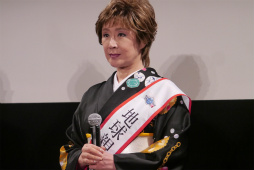画像ギャラリー No.012のサムネイル画像 / 「PSO2」に小林幸子さんが降臨，メガ幸子と共にフェニックスに乗ってバーチャルライブを披露する。都内で行われた「地球親善大使 就任式」レポート