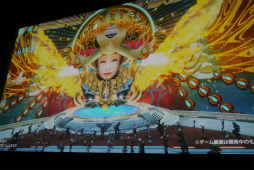 画像ギャラリー No.019のサムネイル画像 / 「PSO2」に小林幸子さんが降臨，メガ幸子と共にフェニックスに乗ってバーチャルライブを披露する。都内で行われた「地球親善大使 就任式」レポート