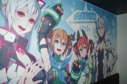 画像ギャラリー No.010のサムネイル画像 / 「PSO2」5周年記念，「『ファンタシースターオンライン2』×インターネットカフェ『DiCE』コラボキャンペーン」が開催中。メディア向け内覧会をレポート