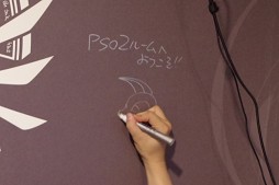 画像ギャラリー No.011のサムネイル画像 / 「PSO2」5周年記念，「『ファンタシースターオンライン2』×インターネットカフェ『DiCE』コラボキャンペーン」が開催中。メディア向け内覧会をレポート