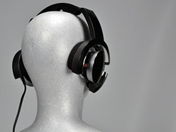 画像ギャラリー No.028のサムネイル画像 / ソニー初のゲーマー向けヘッドセットシステム「DR-GA500」レビュー。総合メーカーの本気は何を生んだか？