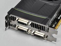 画像ギャラリー No.004のサムネイル画像 / 「GeForce GTX 590」レビュー。1枚にフルスペックFermiを2基搭載して，世界最速シングルカードは誕生したか