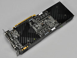 画像ギャラリー No.013のサムネイル画像 / 「GeForce GTX 590」レビュー。1枚にフルスペックFermiを2基搭載して，世界最速シングルカードは誕生したか